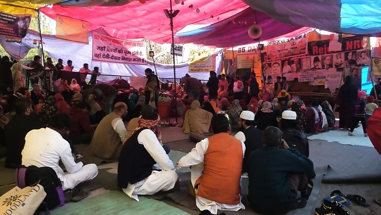 SC-appointed Interlocutors Likely to Visit Shaheen Bagh Tomorrow, Persuade Anti-CAA Protesters to Clear Road