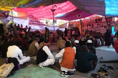 SC-appointed Interlocutors Likely to Visit Shaheen Bagh Tomorrow, Persuade Anti-CAA Protesters to Clear Road