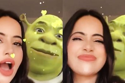 Urfi Javed is Head Ogre Heels in Love With Her Boyfriend, Watch ROFL Video