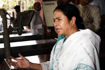 Calcutta HC to hear PIL against Mamata Banerjee