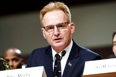 US Navy Leader Faces Flak for Calling Fired Virus-Stricken Carrier Captain 'Naive' or 'Stupid'