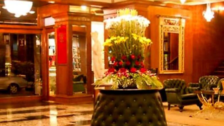 Mumbai hotel to pay Rs 12 lakh to guests trapped in lift