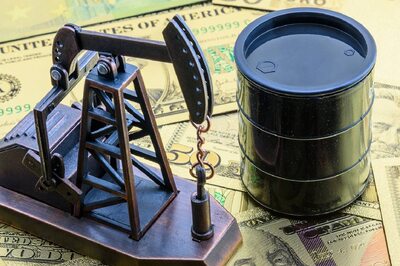 Oil Prices Ease on US Interest Rate Fears, but OPEC+ Cuts Limit the Fall