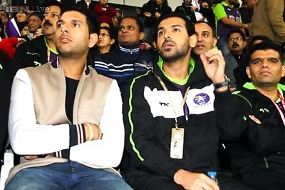 Snapshot: John Abraham, Yuvraj Singh spotted at Hockey India League