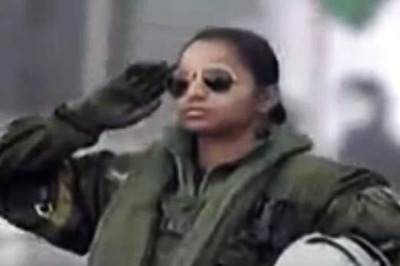 Republic Day 2022: India's First Woman Rafale Pilot Shivangi Singh Wows in IAF Tableau