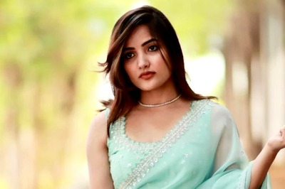 Bigg Boss Telugu 5 Fame Siri Hanumanth Looks Ravishing In Light Blue Embellished Saree