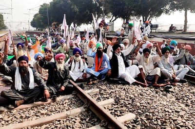 News18 Evening Digest: Agitating Farmers in Punjab to Allow Passenger Train Movement from Monday & Other Top Stories