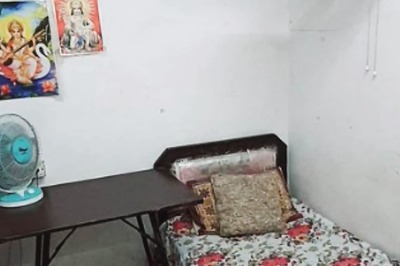 This 'Premium Quality' Room In Delhi’s Rajendra Nagar Looks Straight Out Of A Horror Film