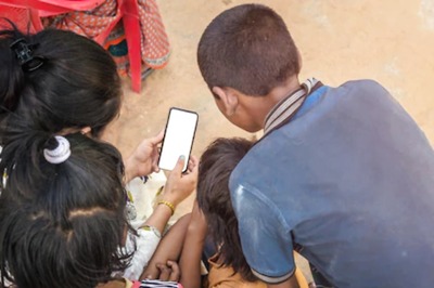 This Maharashtra Village Goes On Digital Detox For 1.5 Hours Every Day