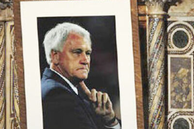World's footballing family bids farewell to Bobby Robson