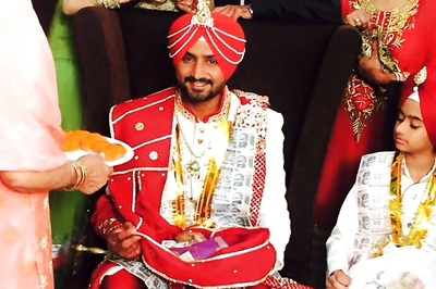 Snapshot: Hours before the wedding, Harbhajan Singh gives a glimpse of his look