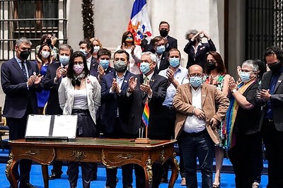Chile President Signs Law Allowing Same-sex Marriage
