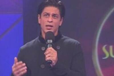 SRK made chief guest at IFFI, Big B gets raw deal