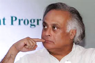 Jairam Ramesh gifts mini-bus to girl footballers