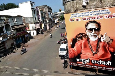 Thackeray's ashes to be immersed in Godavari on Friday