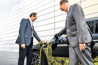 Mini Countryman Crossover Hybrid to Be Unveiled at Los Angeles Auto Show