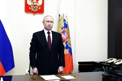 Putin Being 'Kept Alive' on Western Cancer Drugs to Continue Waging Ukraine War: Report