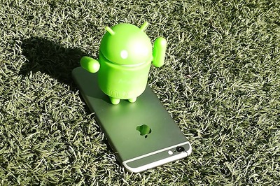 iPhone vs Android: 15 common features in Android phones that you won't find even in the newest iPhones