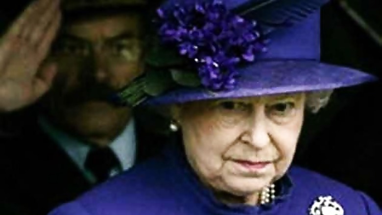 Queen Elizabeth hopes baby comes soon as she's off on a holiday
