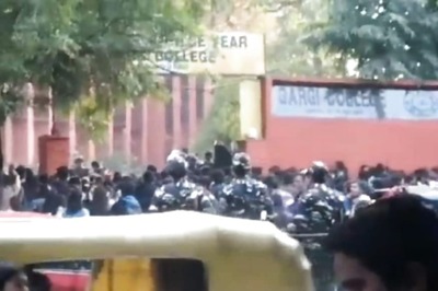 4 Days After Unruly Mob Gate-crashed Gargi College Fest & Molested Students, Delhi Police Launch Probe