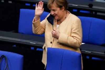 'You are a Monument': EU Summit Gives Merkel Big Sendoff Even if She Might Return