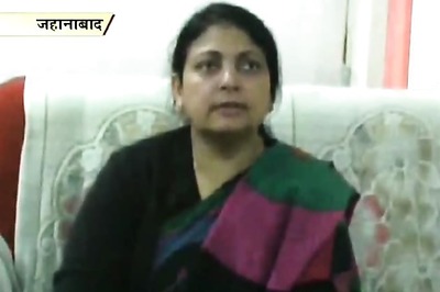 Former JDU minister Parveen Amanullah joins AAP