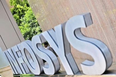 Infosys beats estimates, Q1 Net up 4.98% at Rs 3,030 crore