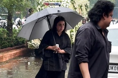 Farah Khan Gets Teary Eyed, Pays Tribute To Bhushan Kumar's Cousin Tishaa Kumar | Watch