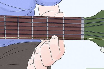 How to Play a Bm Chord on Guitar