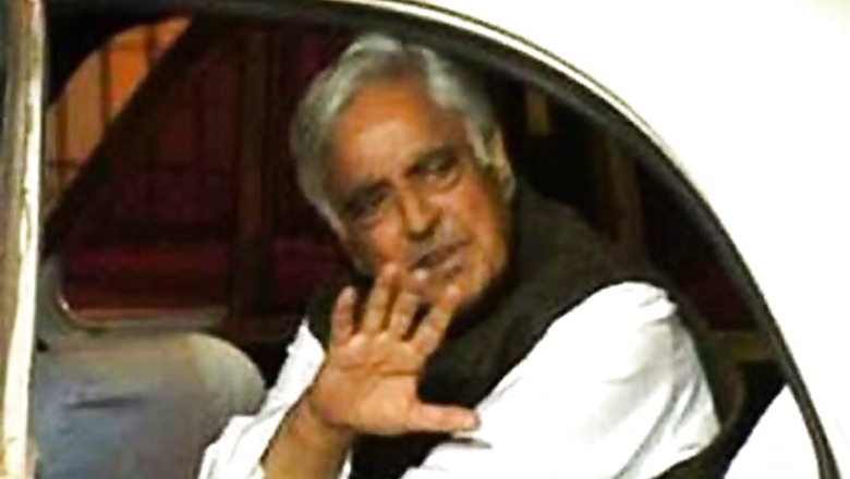 Defence Secretary meets CM Mufti Mohammed Sayeed, discuss J&K's security situation
