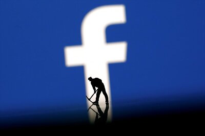 Facebook Takes Down 652 Accounts Linked to Russia, Iran Ahead of US Mid-term Election