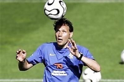 Van Basten's side undergo a makeover