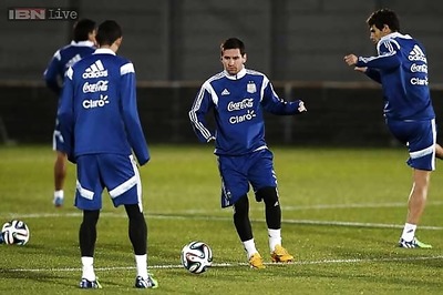Lionel Messi wide right, Carlos Tevez could be number nine: Gerardo Martino