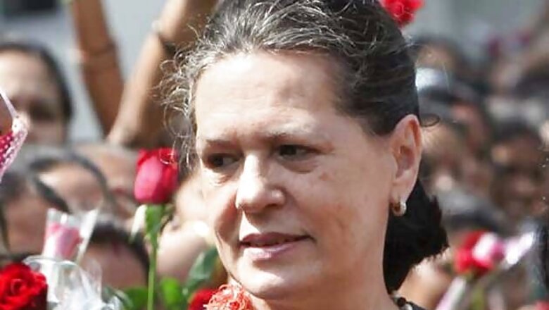 UP Polls: Sonia, Priyanka to campaign in Raebareli