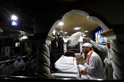 Pay Tribute to Guru Nanak, Founder of Sikhism, at These Delhi Gurudwaras