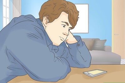 How to Get a Guy to Talk to You Again: 10 Ways to Grab His Attention