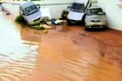 Kolkata spared worst of Aila, early monsoons set in WB