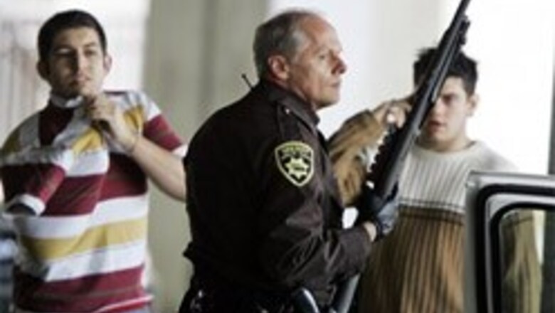 Man goes on shooting spree in US mall, guns down 8
