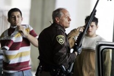 Man goes on shooting spree in US mall, guns down 8