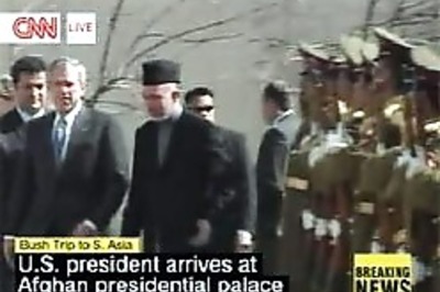 Bush makes surprise visit to Kabul