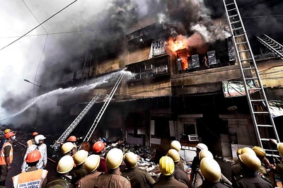 Fire Breaks Out in Kolkata's New Town, Two Injured