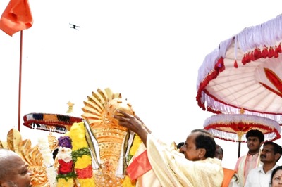 Telangana CM KCR Performs Pooja at Grand Inauguration of Yadadri Temple