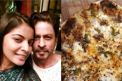 Shah Rukh Khan Turns Chef For Model, Bakes Pizza in Mannat and the Internet Is Jealous