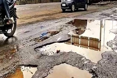 Fill All Potholes on Mumbai Roads by This Weekend: Minister Lodha’s Ultimatum to BMC After Complaints