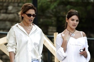 Tom Cruise Jets Off To London As Ex-Wife Katie Holmes Drops Daughter Suri At College