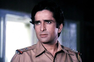 Deewar To Kabhie Kabhie: Remembering Shashi Kapoor's Iconic Films