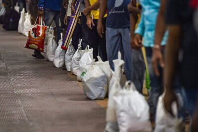 Arunachal Pradesh Police Escorts Stranded Migrant Labourers to Assam