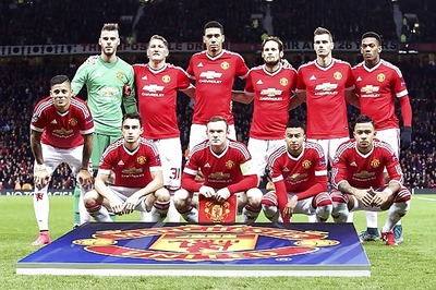 Manchester United need win at Wolfsburg to make Champions League knockouts