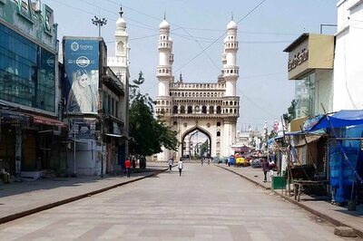 Muslims Prefer Helping Needy Over Buying New Clothes This Eid-ul-Fitr to Express Solidarity With Covid-19 Victims