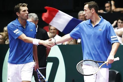 France knock out Spain in Davis Cup quarters
